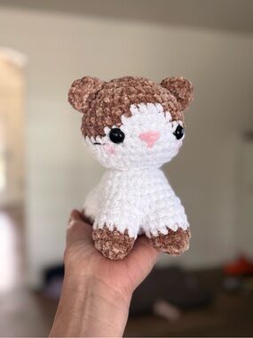 Plush Crochet Cat Toy - White & Brown Soft Plush